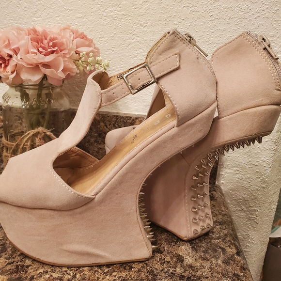 No Heel Platforms - Picture 3 of 7